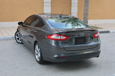 FORD FUSION SE - GCC SPECS - ACCIDENT FREE - FULL SERVICE HISTORY - EXCELENT CONDITION --4
