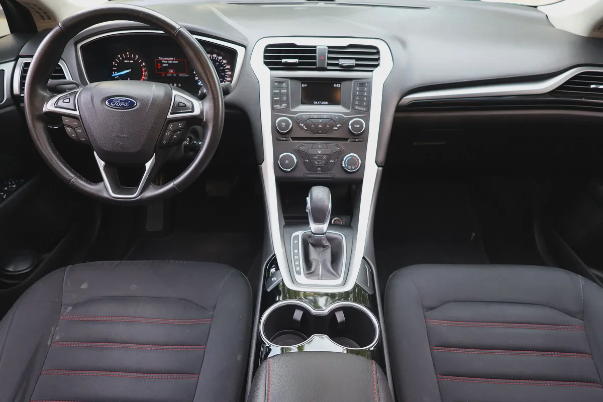 FORD FUSION SE - GCC SPECS - ACCIDENT FREE - FULL SERVICE HISTORY - EXCELENT CONDITION --14-14