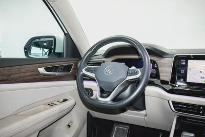 VOLKSWAGEN WARRANTY JAN 2027 / UNLIMITED KMS | GCC | R-LINE 2.0L | AED 2,667 PM-10