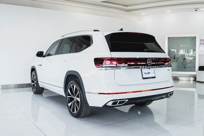 VOLKSWAGEN WARRANTY JAN 2027 / UNLIMITED KMS | GCC | R-LINE 2.0L | AED 2,667 PM-5