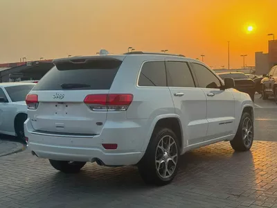 جيب قراند شروكي مواصفات خليجة V8 بحالة جيدة-5