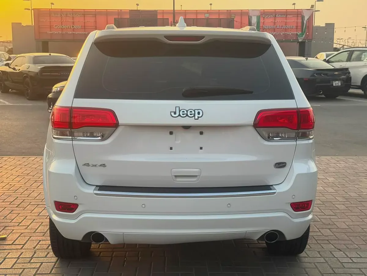 جيب قراند شروكي مواصفات خليجة V8 بحالة جيدة-6-6