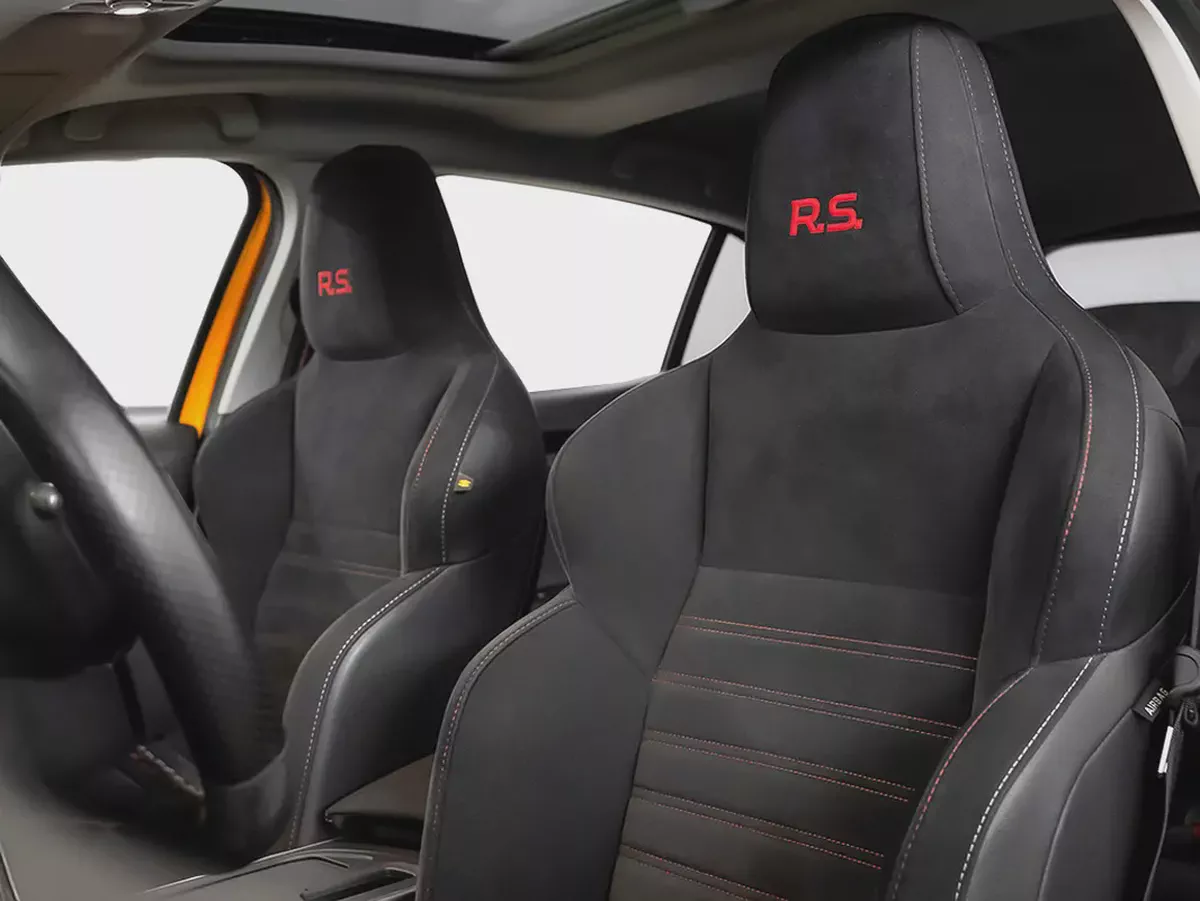 2,070 AED / 60 months | 0% DP | 2022 Renault Megane RS / Full Renault Service History / Warranty-14-14