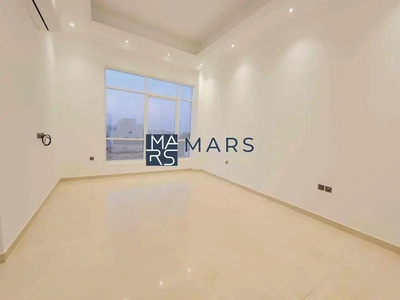 "Spacious 4-Bedroom Master with Majlis in Hoshi for 160K"-10