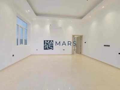 "Spacious 4-Bedroom Master with Majlis in Hoshi for 160K"-3