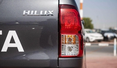 Toyota Hilux TOYOTA HILUX 2.4L MID OPTION A/T MY2025 FOR EXPORT-16