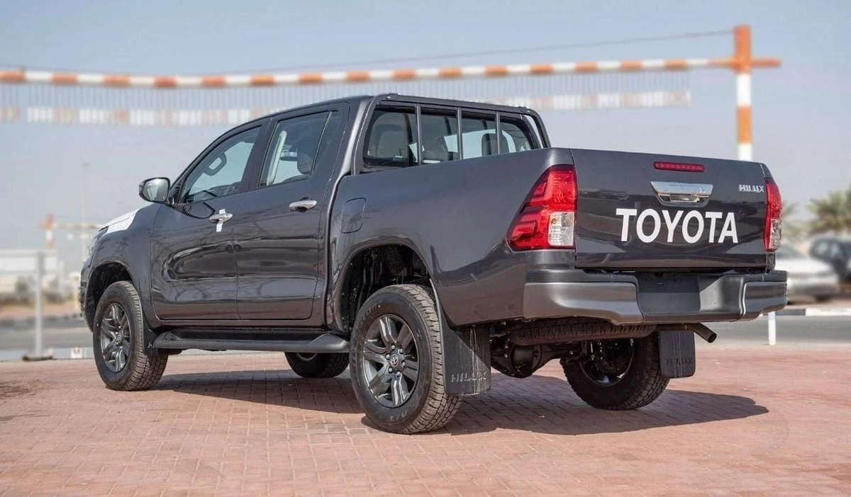 Toyota Hilux TOYOTA HILUX 2.4L MID OPTION A/T MY2025 FOR EXPORT-11-11