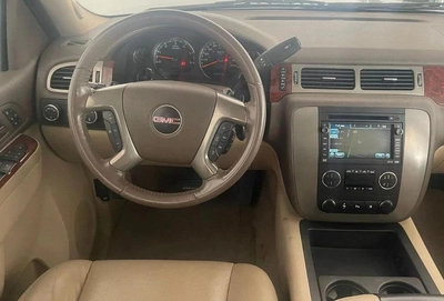 GMC Yukon XL 5.3L-8CYL SUNROOF EXCELLENT CONDITION-6