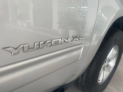 GMC Yukon XL 5.3L-8CYL SUNROOF EXCELLENT CONDITION-9