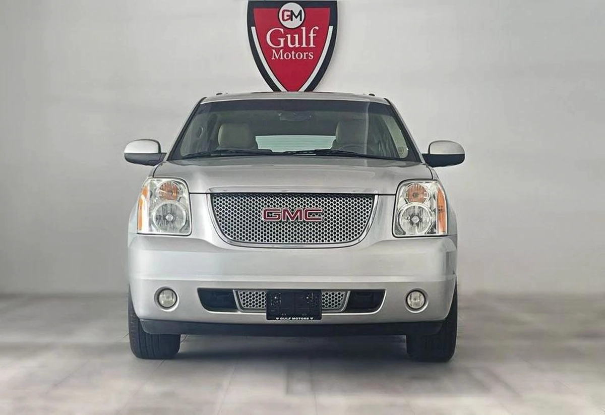GMC Yukon XL 5.3L-8CYL SUNROOF EXCELLENT CONDITION-8-8