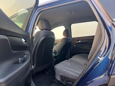 Hyundai Santa Fe 2019 Hyundai Santafe MiOption  2.0L V4 - Apple / Android Play -  AWD 4x4 - 89000 Mileage-16