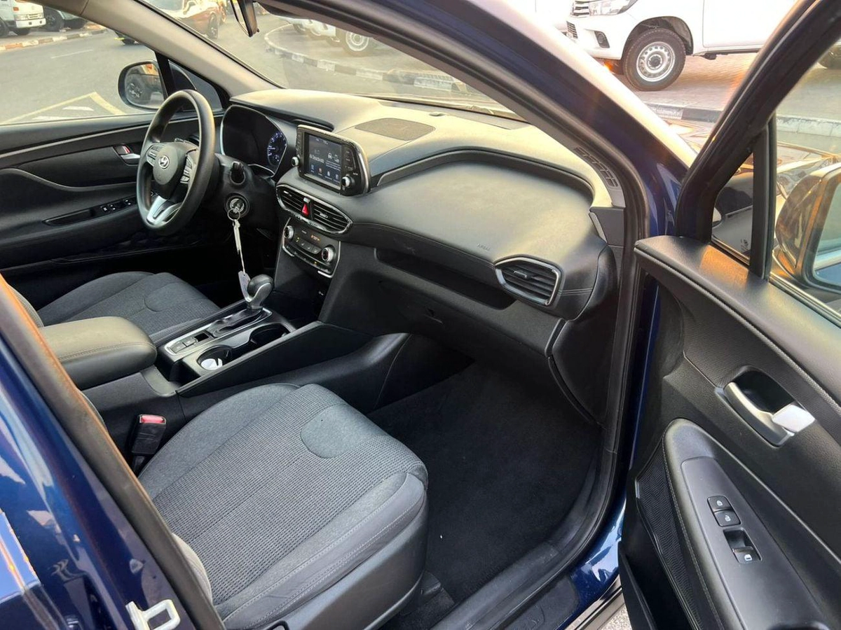 Hyundai Santa Fe 2019 Hyundai Santafe MiOption  2.0L V4 - Apple / Android Play -  AWD 4x4 - 89000 Mileage-12-0
