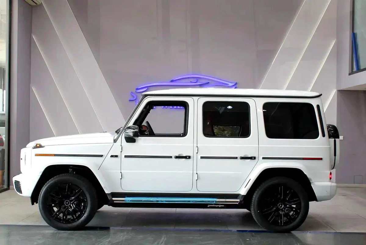 2025 - Mercedes-Benz G-Class G 580 - Brand New-4-4