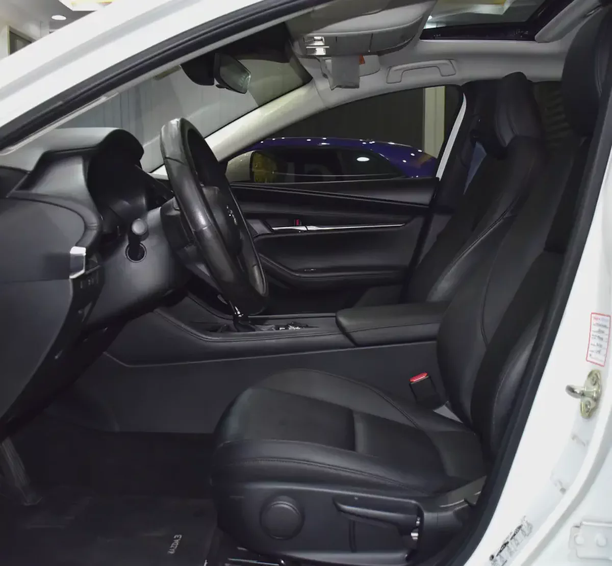 AED 1,229 EMi at 0% DP | Mazda 3 ( 2023 Model ) in White Color GCC Specs-9-9