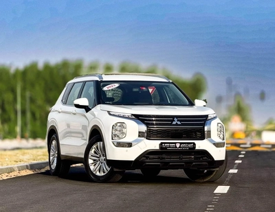 Mitsubishi Outlander Mitsubishi Outlander | 3.0 L | 2023 | GCC | Accident-Free-17