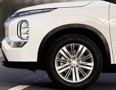Mitsubishi Outlander Mitsubishi Outlander | 3.0 L | 2023 | GCC | Accident-Free-16