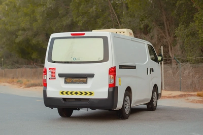 Standard Roof Chiller Van | Manual | GCC Specs | Ref#N32515-2