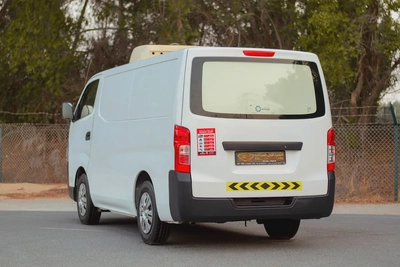 Standard Roof Chiller Van | Manual | GCC Specs | Ref#N32515-3