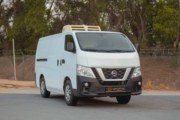 Standard Roof Chiller Van | Manual | GCC Specs | Ref#N32515