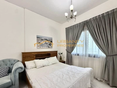 Move-In Ready Furnished Studio on High Floor | Bright & Well-Maintained | Prime Location-7