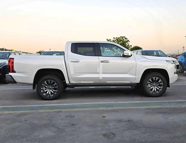Mitsubishi L200 SPORTERO / 2.4L DSL/ A/T / FULL OPTION / 4WD (CODE # SPORTERO)