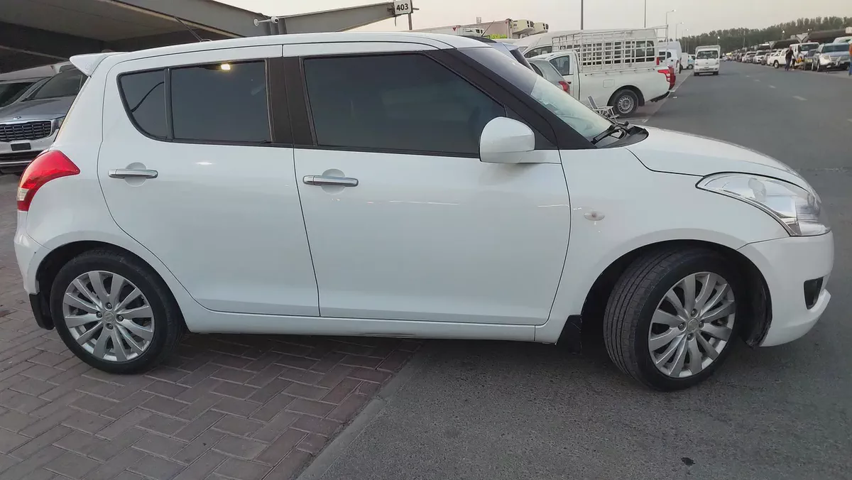 Well Maintained Suzuki Swift 2013 GLX | GCC Specs | Reliable Hatchback-3-3