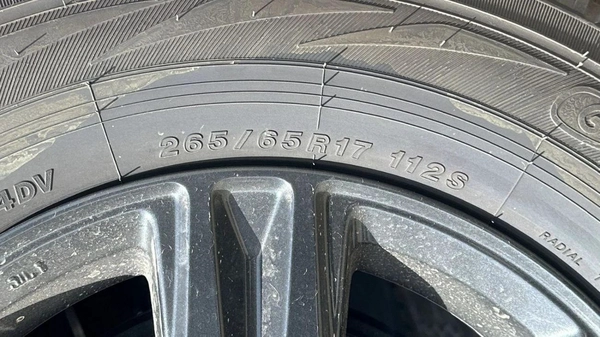 Toyota Hilux  2.7L petrol AT MY25 SR5