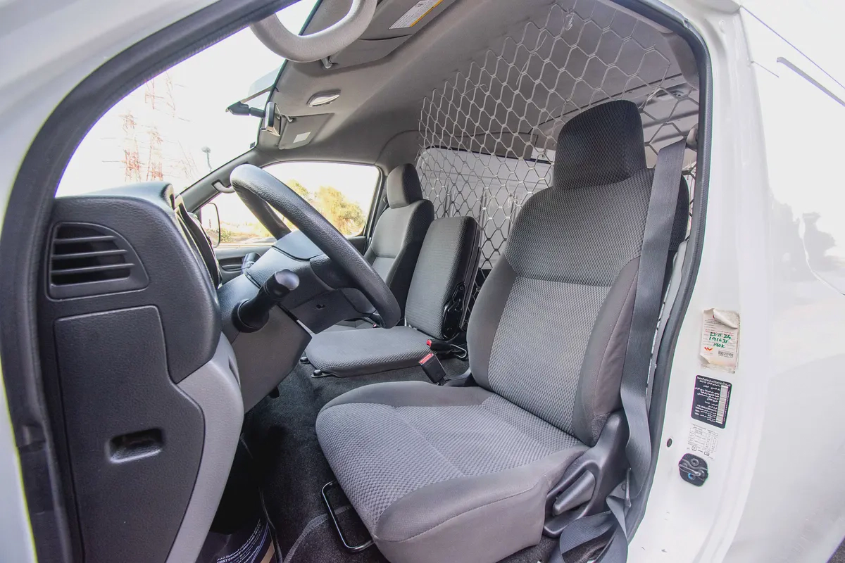 2022 Nissan Urvan | High-Roof Delivery Van | GCC Specs | Ref#N26782-8-8