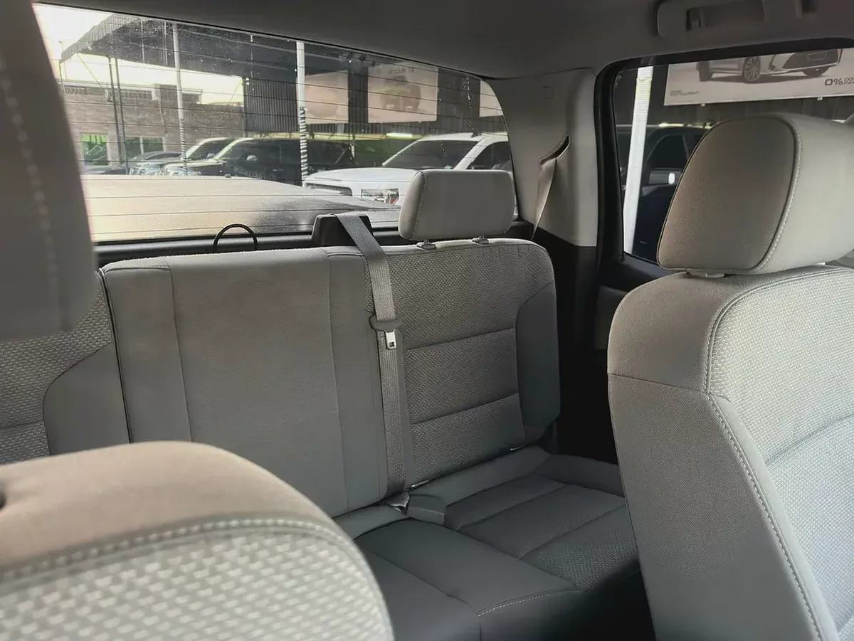Chevrolet Silverado LT 2016 - American Specs-16-16