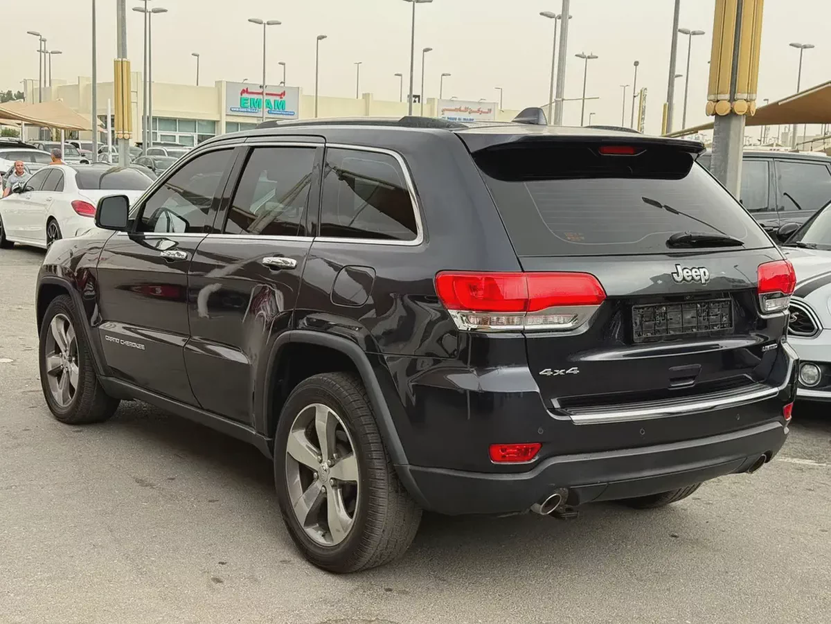 Jeep Grand Cherokee Limited 2015 - GCC Specs - Excellent Condition-10-10