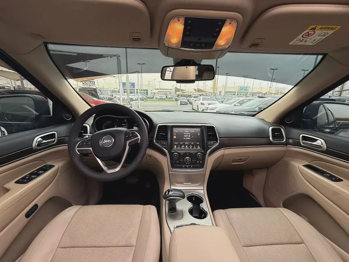 Jeep Grand Cherokee Limited 2015 - GCC Specs - Excellent Condition-7-7