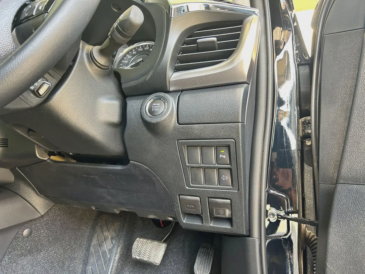 2025 TOYOTA RIGHT HAND DRIVE HILUX TOP-LINE D/CAB 2.8L DIESEL BRAND NEW 0KM-10-10