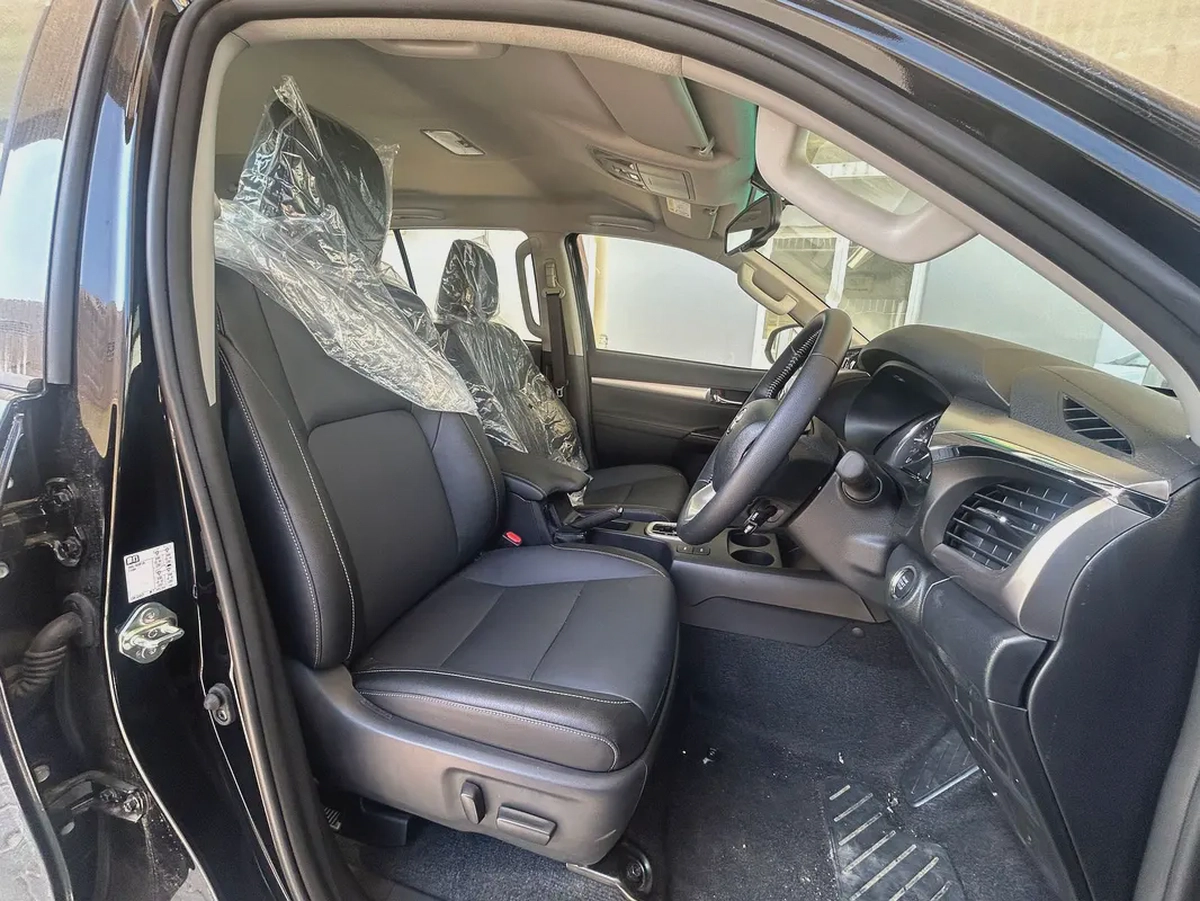 2025 TOYOTA RIGHT HAND DRIVE HILUX TOP-LINE D/CAB 2.8L DIESEL BRAND NEW 0KM-12-12
