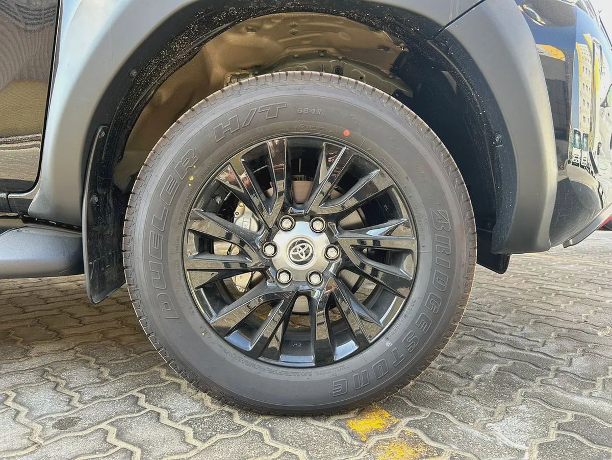 2025 TOYOTA RIGHT HAND DRIVE HILUX TOP-LINE D/CAB 2.8L DIESEL BRAND NEW 0KM-16-16