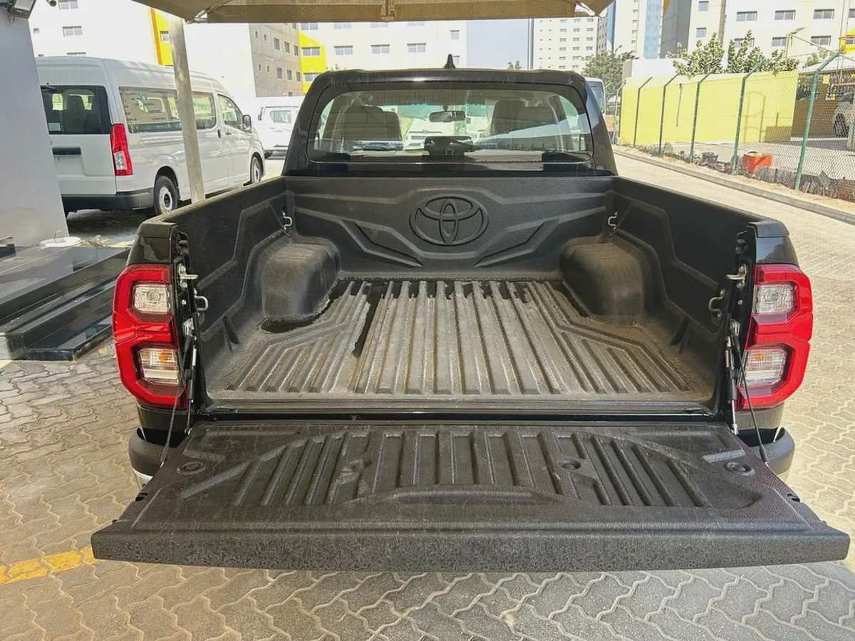 2025 TOYOTA RIGHT HAND DRIVE HILUX TOP-LINE D/CAB 2.8L DIESEL BRAND NEW 0KM-6-6