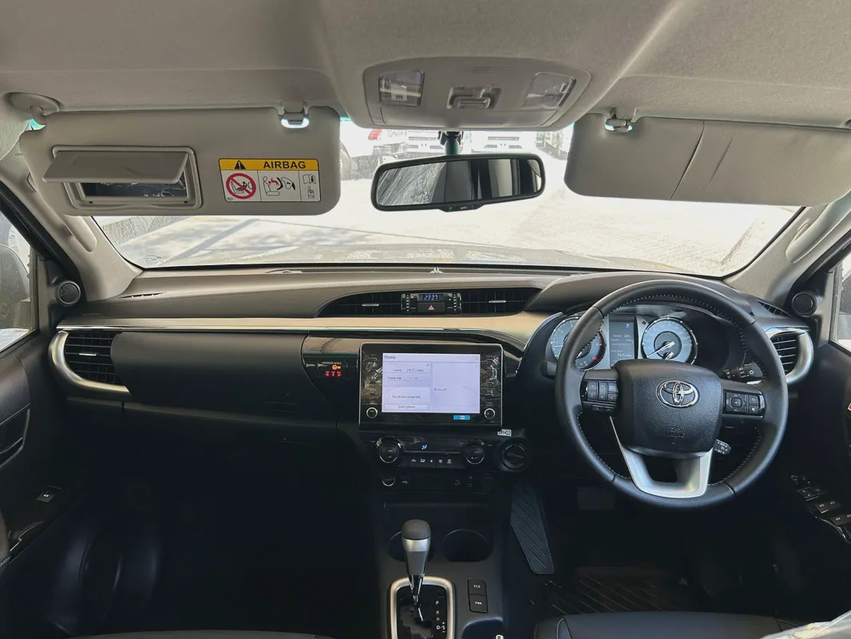 2025 TOYOTA RIGHT HAND DRIVE HILUX TOP-LINE D/CAB 2.8L DIESEL BRAND NEW 0KM-7-7