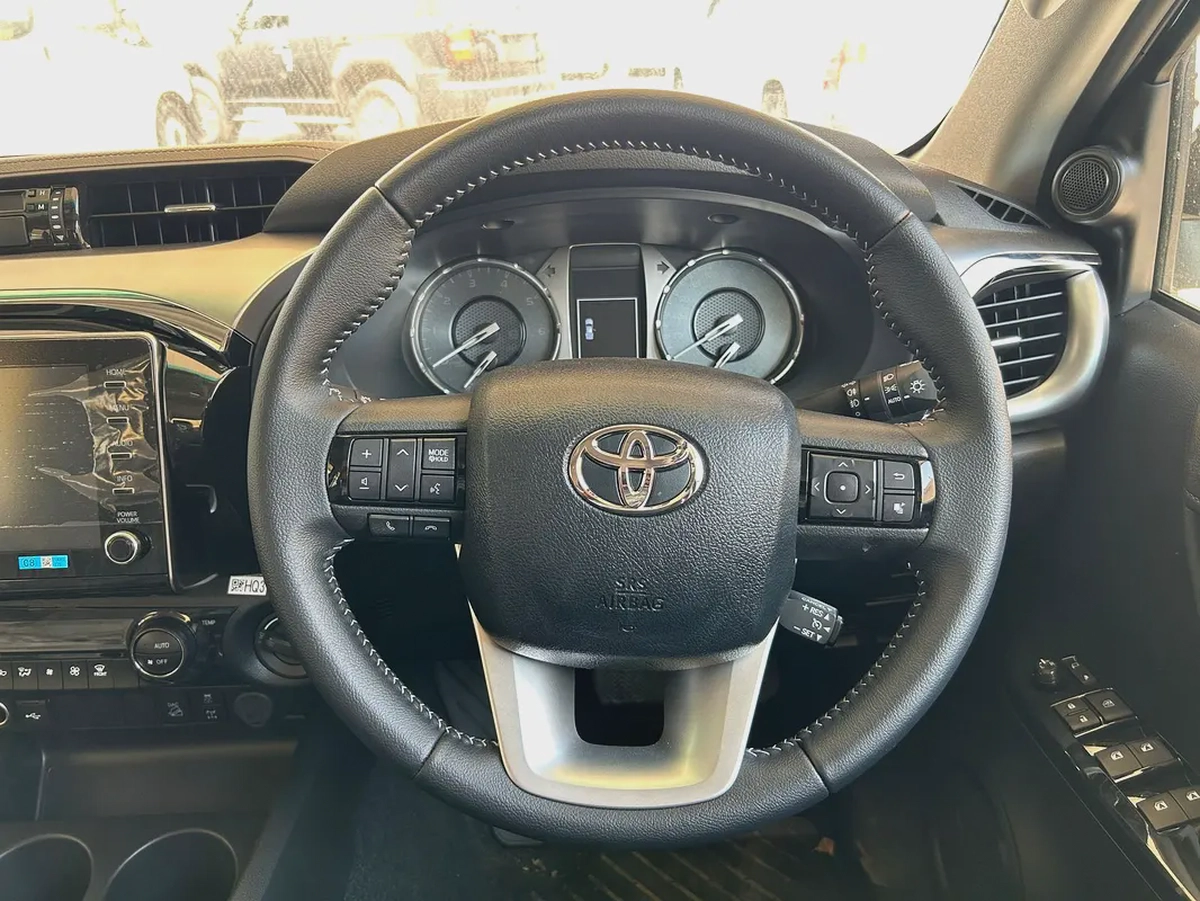 2025 TOYOTA RIGHT HAND DRIVE HILUX TOP-LINE D/CAB 2.8L DIESEL BRAND NEW 0KM-8-8