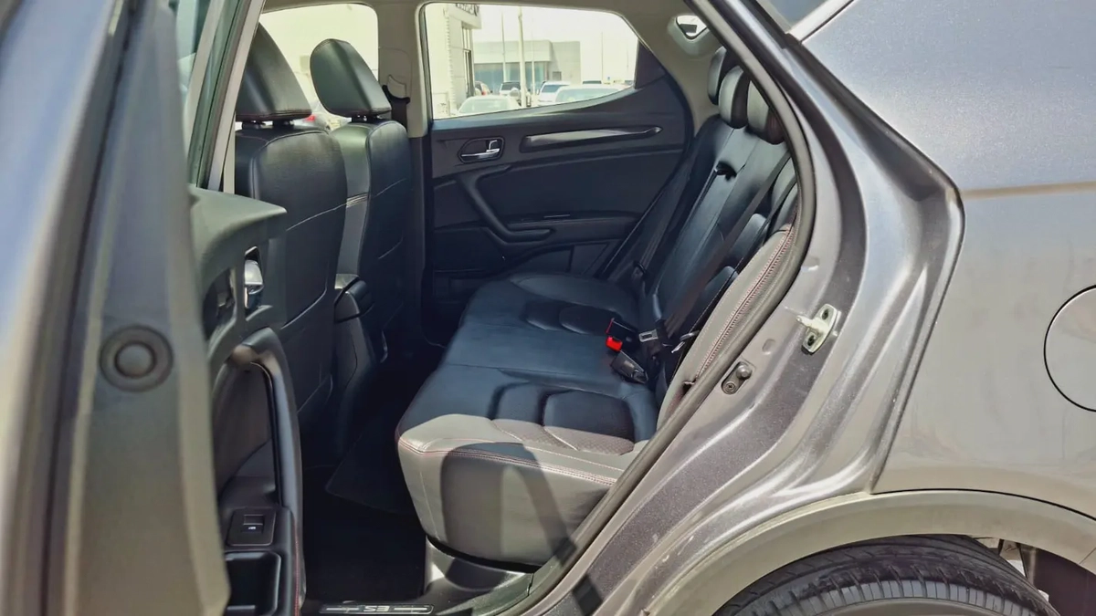 430-Monthly l GCC l Sunroof, Leather, Cruise l Accident Free