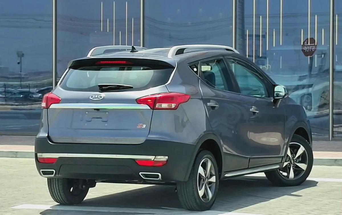 430-Monthly l GCC l Sunroof, Leather, Cruise l Accident Free