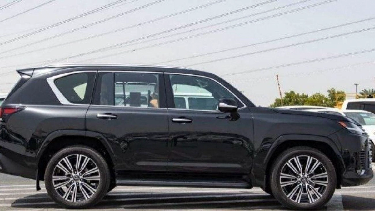 Lexus LX600 SIGNATURE-7-0
