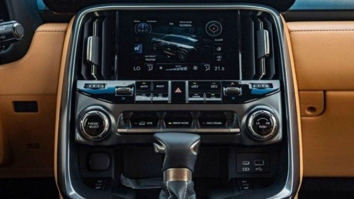 Lexus LX600 SIGNATURE-8-0