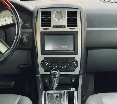 CHRYSLER 300C | 2005 | ONLY : 73,000 KM | JAPAN IMPORT | CLEAN TITLE | 100% ACCIDENT FREE |-10