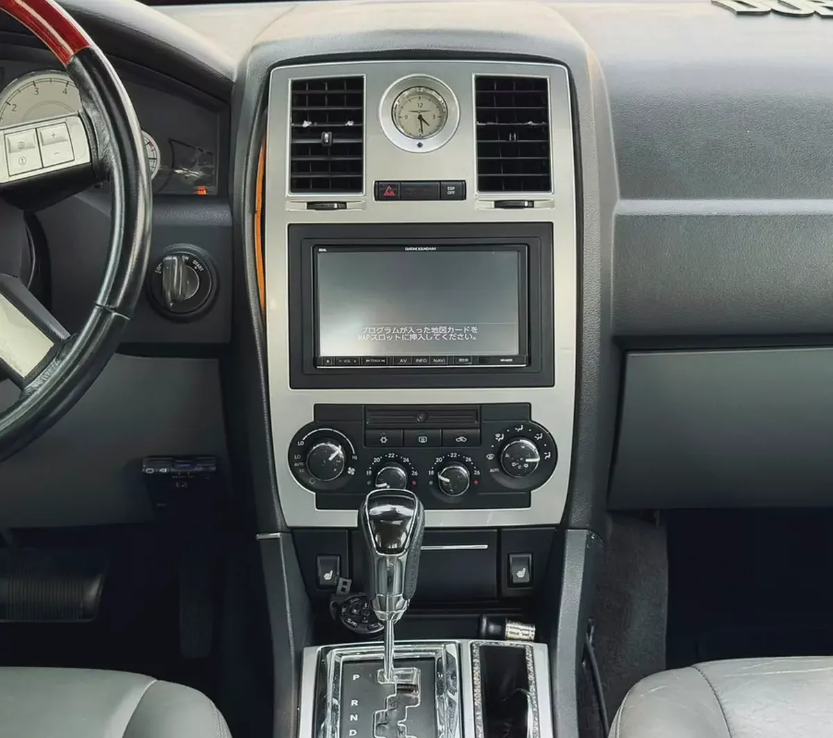 CHRYSLER 300C | 2005 | ONLY : 73,000 KM | JAPAN IMPORT | CLEAN TITLE | 100% ACCIDENT FREE |-10-10
