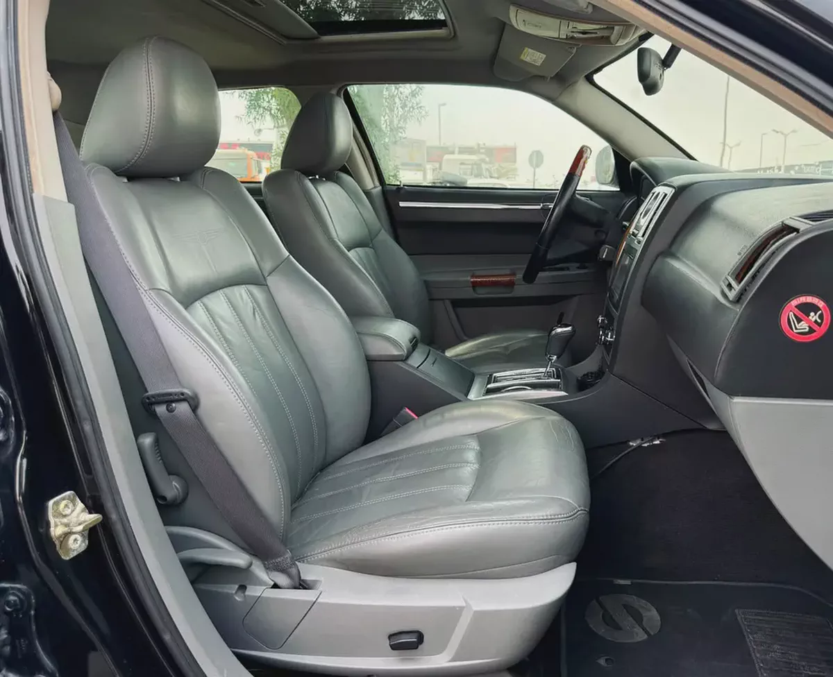 CHRYSLER 300C | 2005 | ONLY : 73,000 KM | JAPAN IMPORT | CLEAN TITLE | 100% ACCIDENT FREE |-13-13