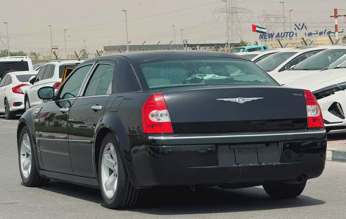 CHRYSLER 300C | 2005 | ONLY : 73,000 KM | JAPAN IMPORT | CLEAN TITLE | 100% ACCIDENT FREE |-4-4