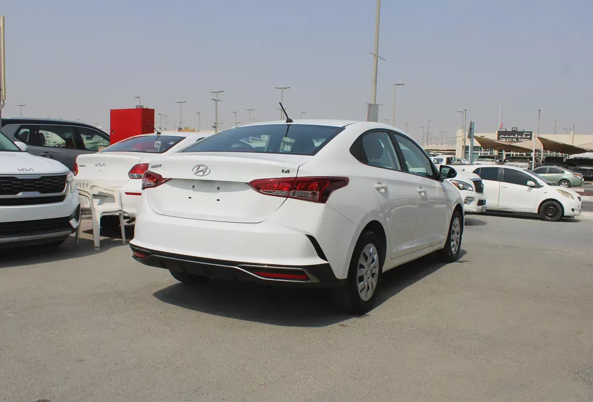 2022 Hyundai Accent Comfort GCC Specs-5-5