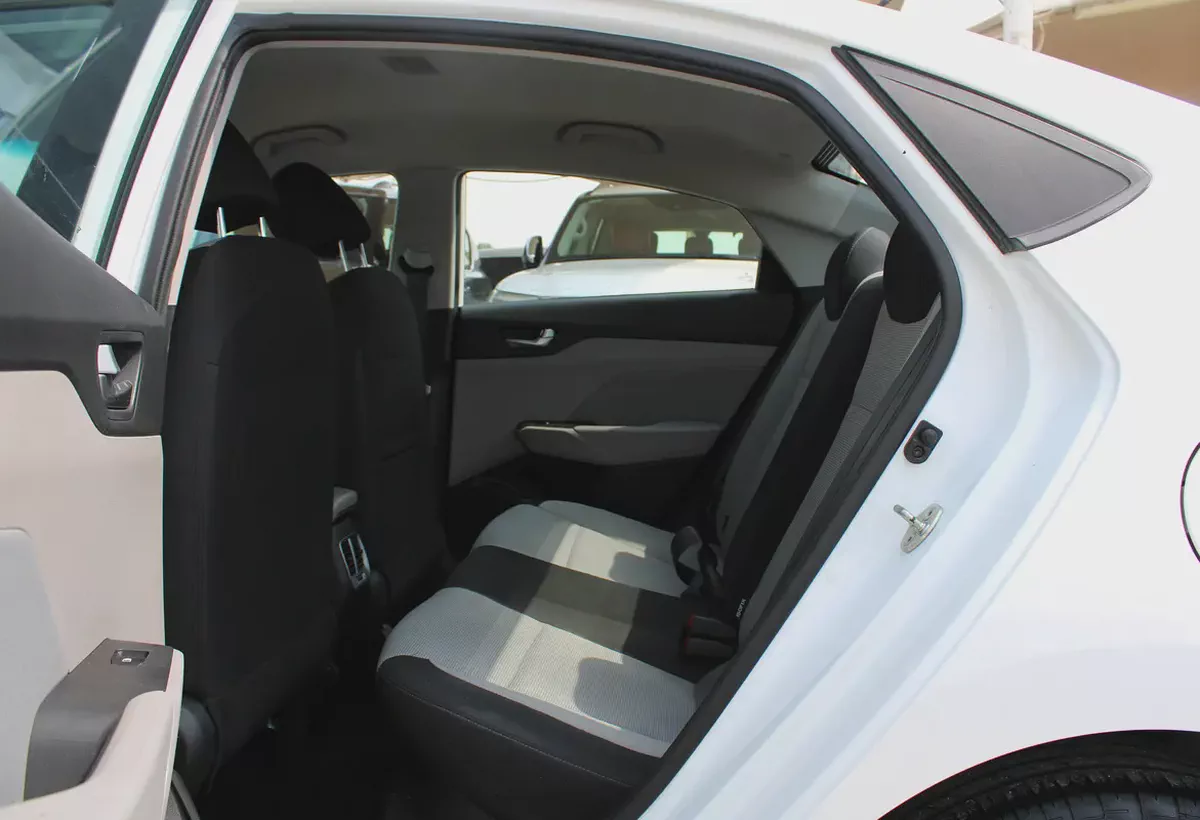 2022 Hyundai Accent Comfort GCC Specs-8-8