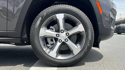 Jeep Grand Cherokee Limited 3.6L Limited Plus 5 Seater 3 Years Official Dealer Warranty 3.6L 4WD GCC-5
