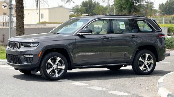 Jeep Grand Cherokee Limited 3.6L Limited Plus 5 Seater 3 Years Official Dealer Warranty 3.6L 4WD GCC