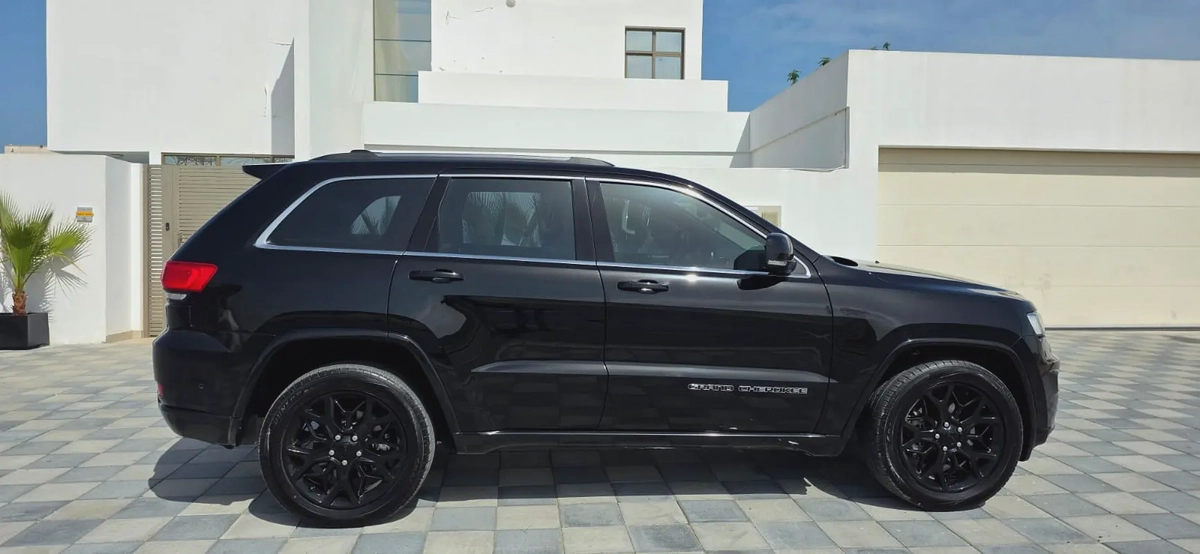 2019 Jeep Grand Cherokee Overland -Full option-Bank Finance Available-2-2
